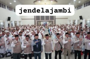 Wakil Gubernur Jambi H. Abdullah Sani Berpesan Agar Jamaah Jaga Kesabaran dan Keikhlasan Saat Lepas 443 JCH Kloter BTH 21
