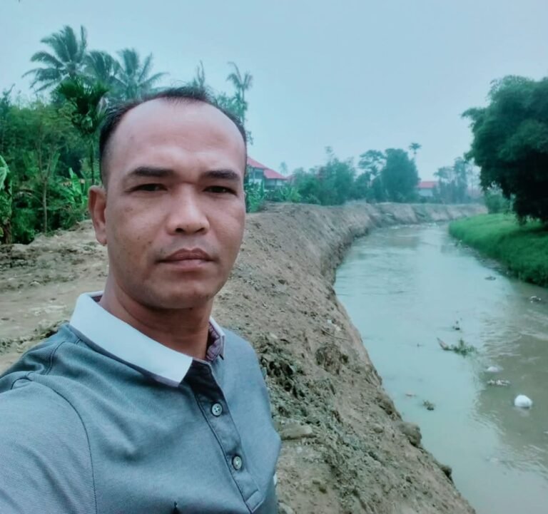 Pekerjaan Tebing Sungai Batang Merao Tanpa Papan Informasi, Sopan Sopian Pertanyakan Siapa Penanggung Jawabnya
